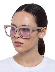 Le Specs - LE SUSTAIN - TRAMPLER - d-kujulised - putty w/ lilac tint lens - 4