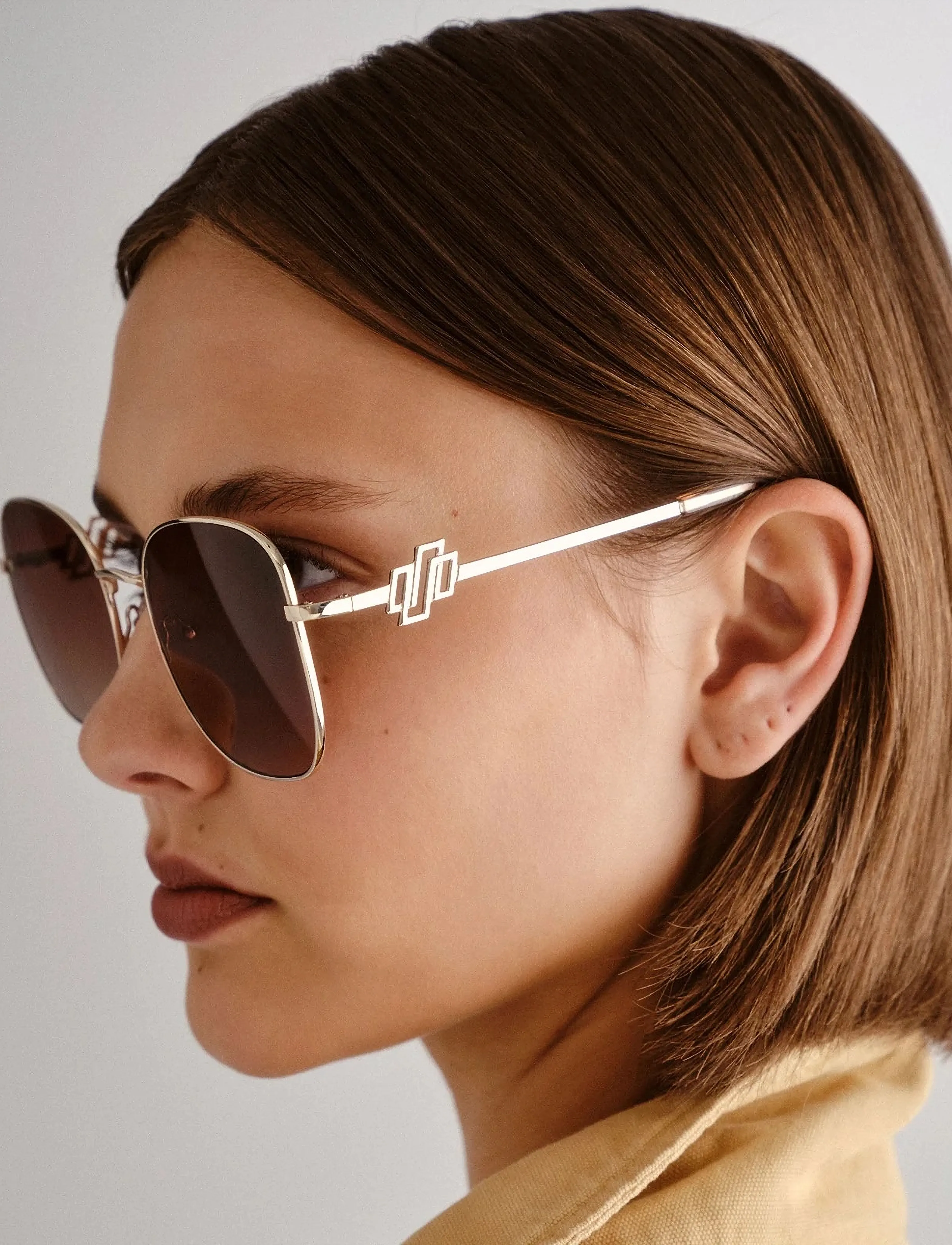 Le Specs - LE SUSTAIN - METAMORPHOSIS - ar apaļu rāmi - bright gold w/ brown grad lens - 4