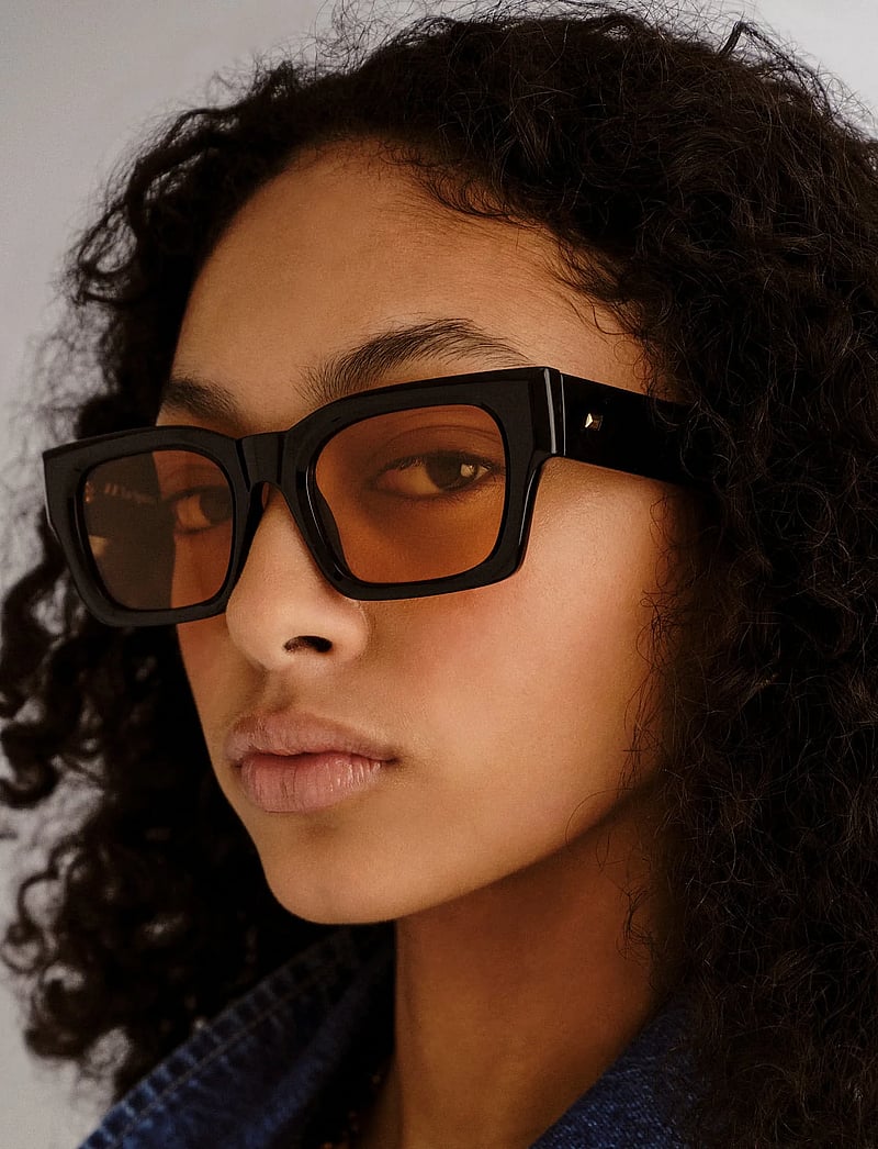 Le Specs - LE SUSTAIN - SHMOOD - eckige form - black w/ amber tint lens - 5