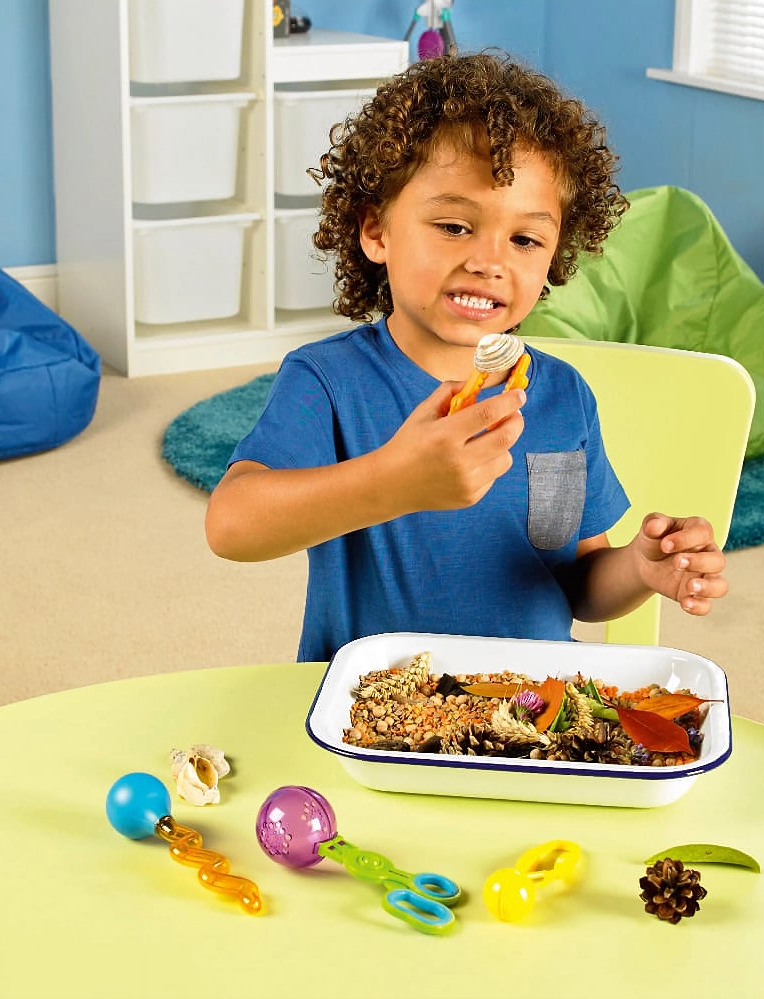Learning Resources - Helping Hands Fine Motor Tool Set™ - multi coloured - 3