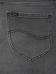 Lee Jeans - RIDER SHORT - lühikesed teksapüksid - washed grey - 4