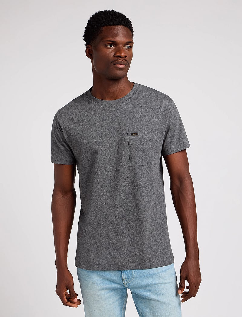 Lee Jeans - ULTIMATE POCKET TEE - kortärmade t-shirts - black - 2