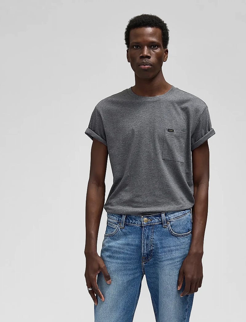 Lee Jeans - ULTIMATE POCKET TEE - kortärmade t-shirts - black - 4