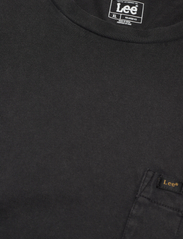 Lee Jeans - RELAXED POCKET TEE - madalaimad hinnad - washed black - 2