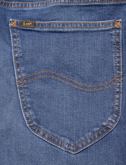Lee Jeans - DAREN ZIP FLY - regular piegriezuma džinsa bikses - mid hunt - 4