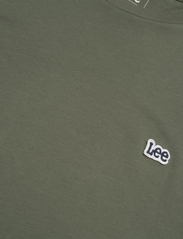 Lee Jeans - SS PATCH LOGO TEE - mažiausios kainos - olive grove - 2