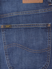 Lee Jeans - BROOKLYN STRAIGHT - regular jeans - on the road - 4