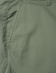 Lee Jeans - REGULAR CHINO SHORT - chino püksid - olive grove - 2