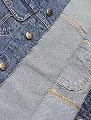 Lee Jeans - SLEEVELESS RIDER JKT - denim vests - classic indigo - 3
