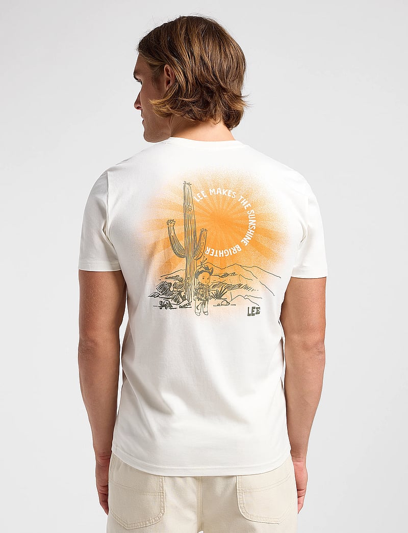 Lee Jeans - Regular Graphic Tee - short-sleeved t-shirts - ecru - 2