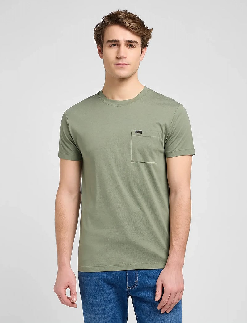 Lee Jeans - ULTIMATE POCKET TEE - kortärmade t-shirts - olive stone - 0