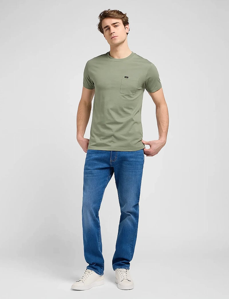 Lee Jeans - ULTIMATE POCKET TEE - kortärmade t-shirts - olive stone - 4