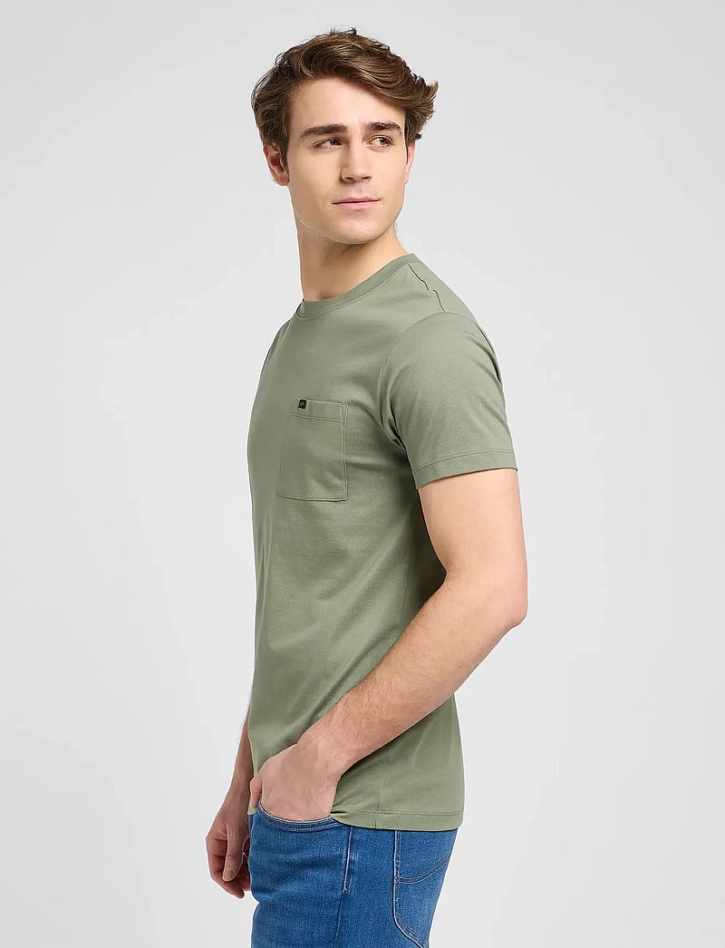 Lee Jeans - ULTIMATE POCKET TEE - kortärmade t-shirts - olive stone - 5