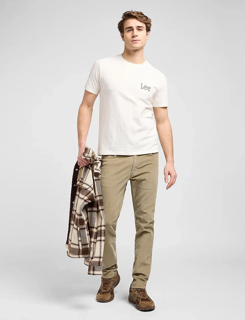 Lee Jeans - MEDIUM WOBBLY LEE TEE - kortärmade t-shirts - ecru - 4