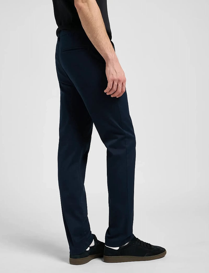 Lee Jeans - REGULAR CHINO - chino püksid - rivet navy - 4