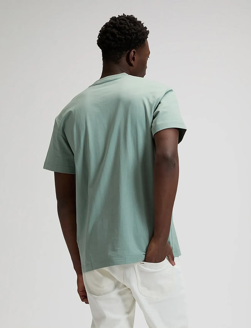 Lee Jeans - SS SMALL LOGO TEE - kortærmede t-shirts - desert sage - 2