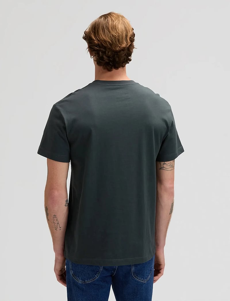 Lee Jeans - LEE FLAG TEE - kortærmede t-shirts - washed black - 2