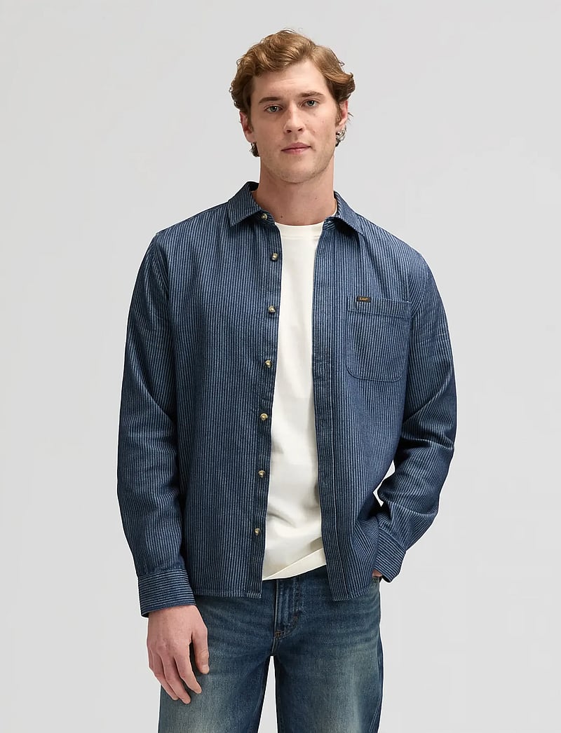 Lee Jeans - LEESURE SHIRT - gestreifte hemden - indigo railroad texture - 0