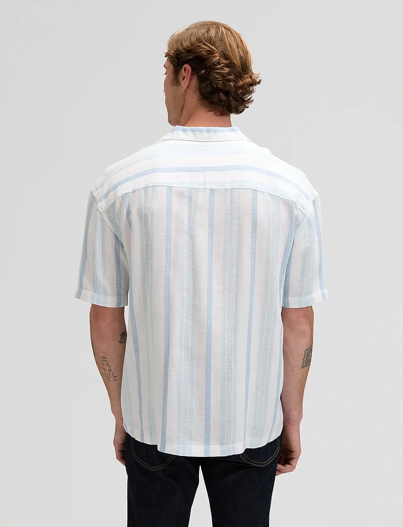 Lee Jeans - RLX RESORT SHIRT - kurzarmhemden - beau blue stripe - 2