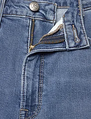 Lee Jeans - STELLA SHORT - denim shorts - ocean wide - 3