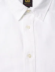 Lee Jeans - PATCH SHIRT - linasest riidest särgid - bright white - 2