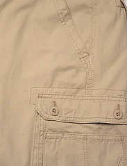 Lee Jeans - WYOMING CARGO - lühikesed püksid - buff - 2