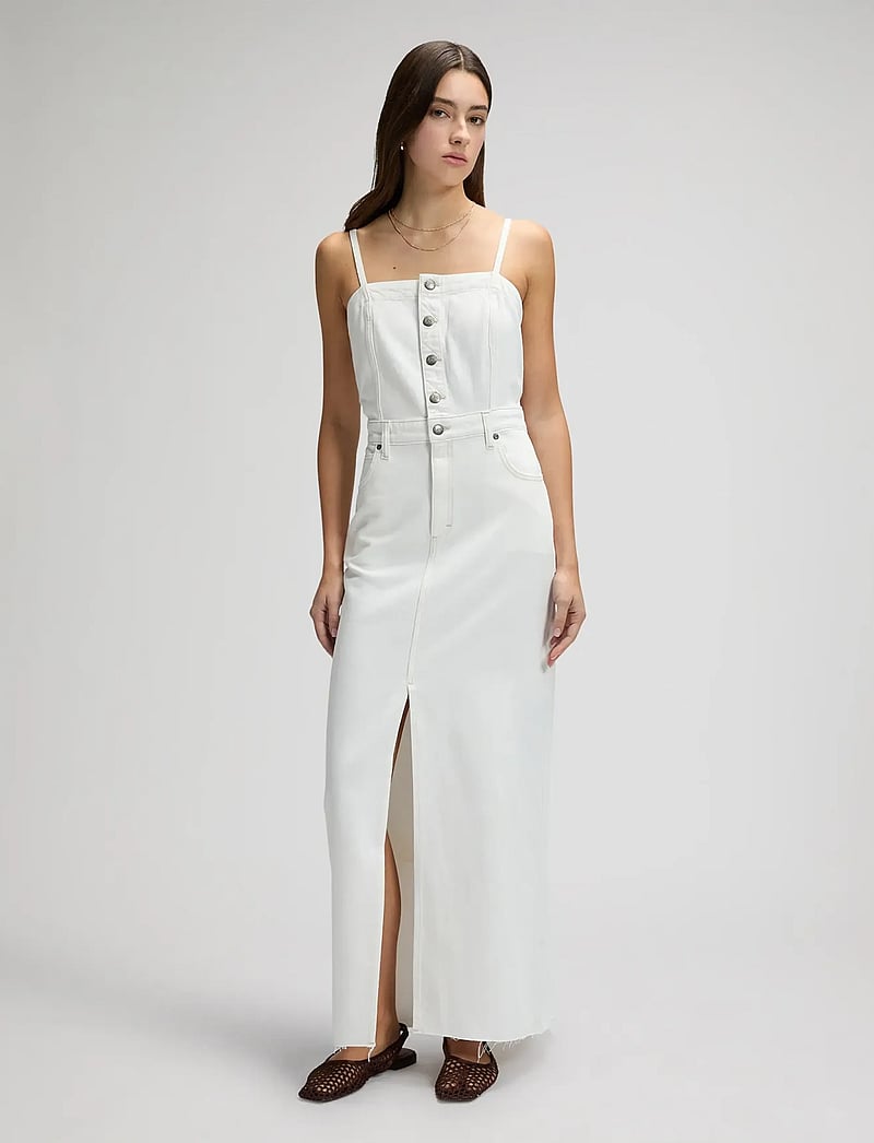 Lee Jeans - MAXI DENIM DRESS - jeansklänningar - powder white - 0