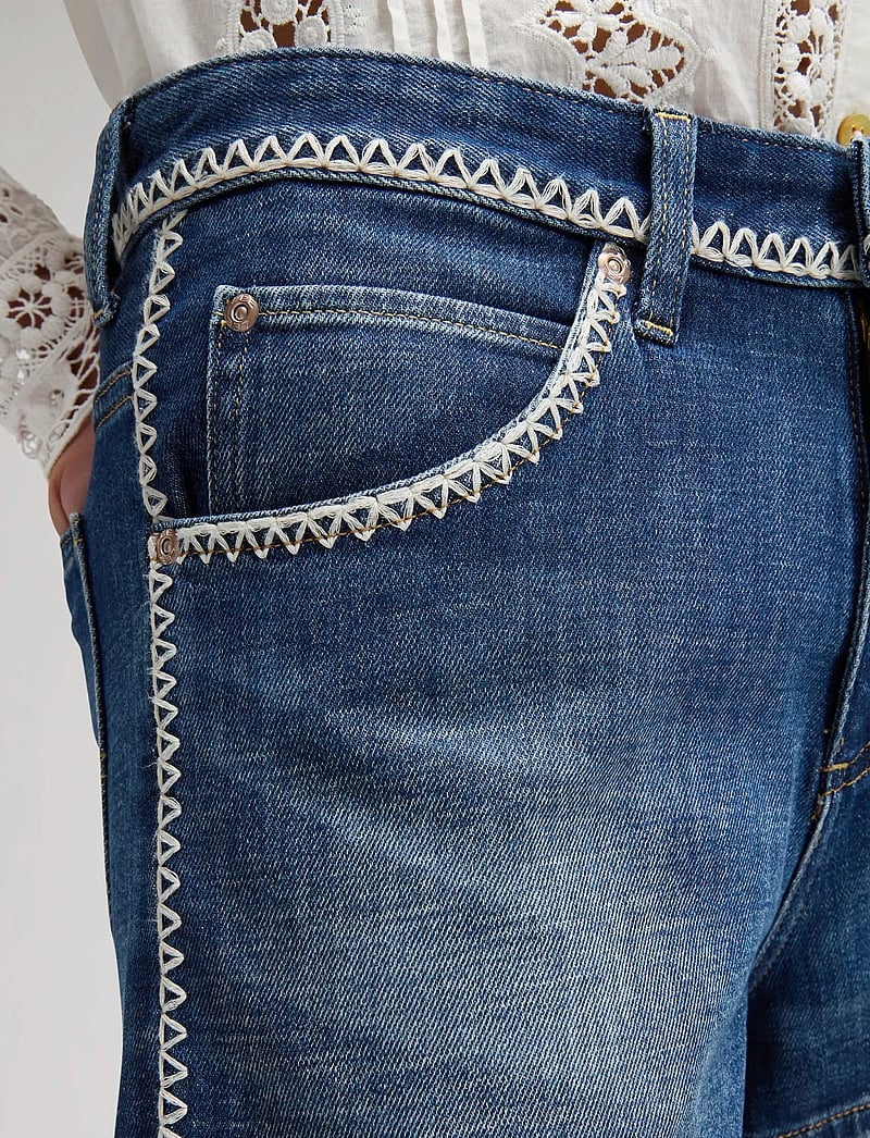 Lee Jeans - ZIGZAG RIDER SHORT - jorts - met destiny - 5