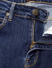 Lee Jeans - SCARLETT HIGH ZIP - liibuvad teksad - stone travis - 9