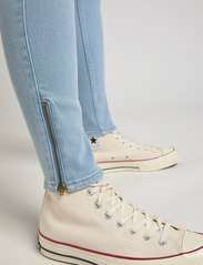 Lee Jeans - SCARLETT HIGH ZIP - skinny jeans - light ruby - 6