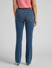 Lee Jeans - BREESE BOOT - platėjantys džinsai - mid worn martha - 3