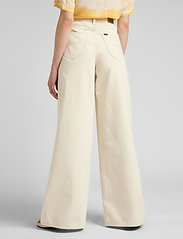 Lee Jeans - DREW - jeans met wijde pijpen - ecru - 3