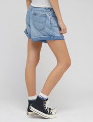 Lee Jeans - PLEATED SHORT - denim shorts - frosted blue - 5