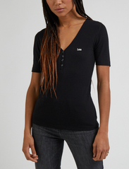 Lee Jeans - SS HENLEY - t-shirts - black - 3