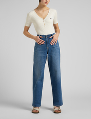 Lee Jeans - SS HENLEY - t-shirts - ecru - 4