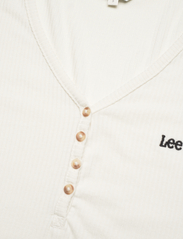 Lee Jeans - SS HENLEY - mažiausios kainos - ecru - 8