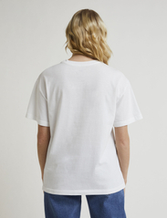 Lee Jeans - GRAPHIC TEE - alhaisimmat hinnat - bright white - 3
