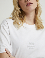 Lee Jeans - GRAPHIC TEE - alhaisimmat hinnat - bright white - 6