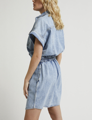 Lee Jeans - RIDER SHIRTDRESS - shirt dresses - frosted blue - 5