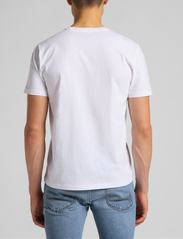 Lee Jeans - SS PATCH LOGO TEE - mažiausios kainos - white - 3