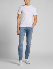 Lee Jeans - SS PATCH LOGO TEE - zemākās cenas - white - 4