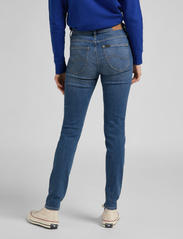 Lee Jeans - SCARLETT HIGH - siaurėjantys džinsai - mid worn martha - 3