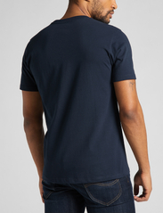 Lee Jeans - WOBBLY LOGO TEE - lowest prices - navy drop - 3