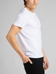 Lee Jeans - TWIN PACK CREW - basic t-shirts - white - 4