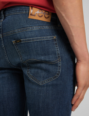 Lee Jeans - DAREN ZIP FLY - tavalised teksad - strong hand - 6