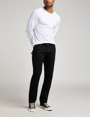 Lee Jeans - DAREN ZIP FLY - regular piegriezuma džinsa bikses - clean black - 6