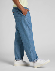 Lee Jeans - DRAWSTRING PANT - vabaajapüksid - light wash - 5