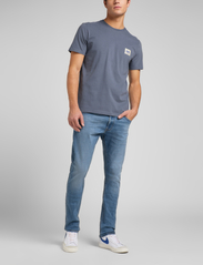 Lee Jeans - LUKE - kitsad teksad - worn in cody - 4