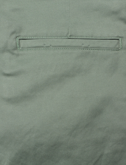 Lee Jeans - REGULAR CHINO SHORT - laveste priser - fort green - 9