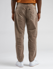 Lee Jeans - EASTON - tapered jeans - umber - 3